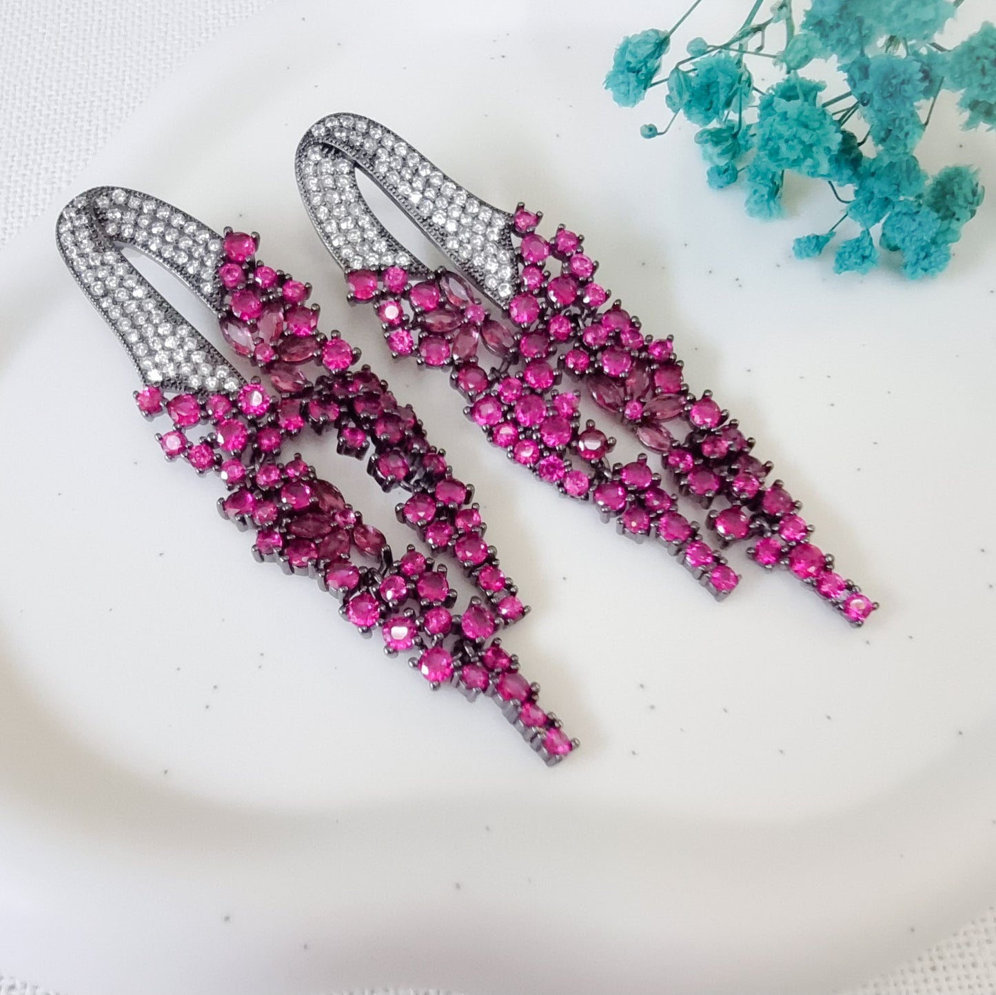 Pink Zirconia Dangle Studs | Statement Oorringen