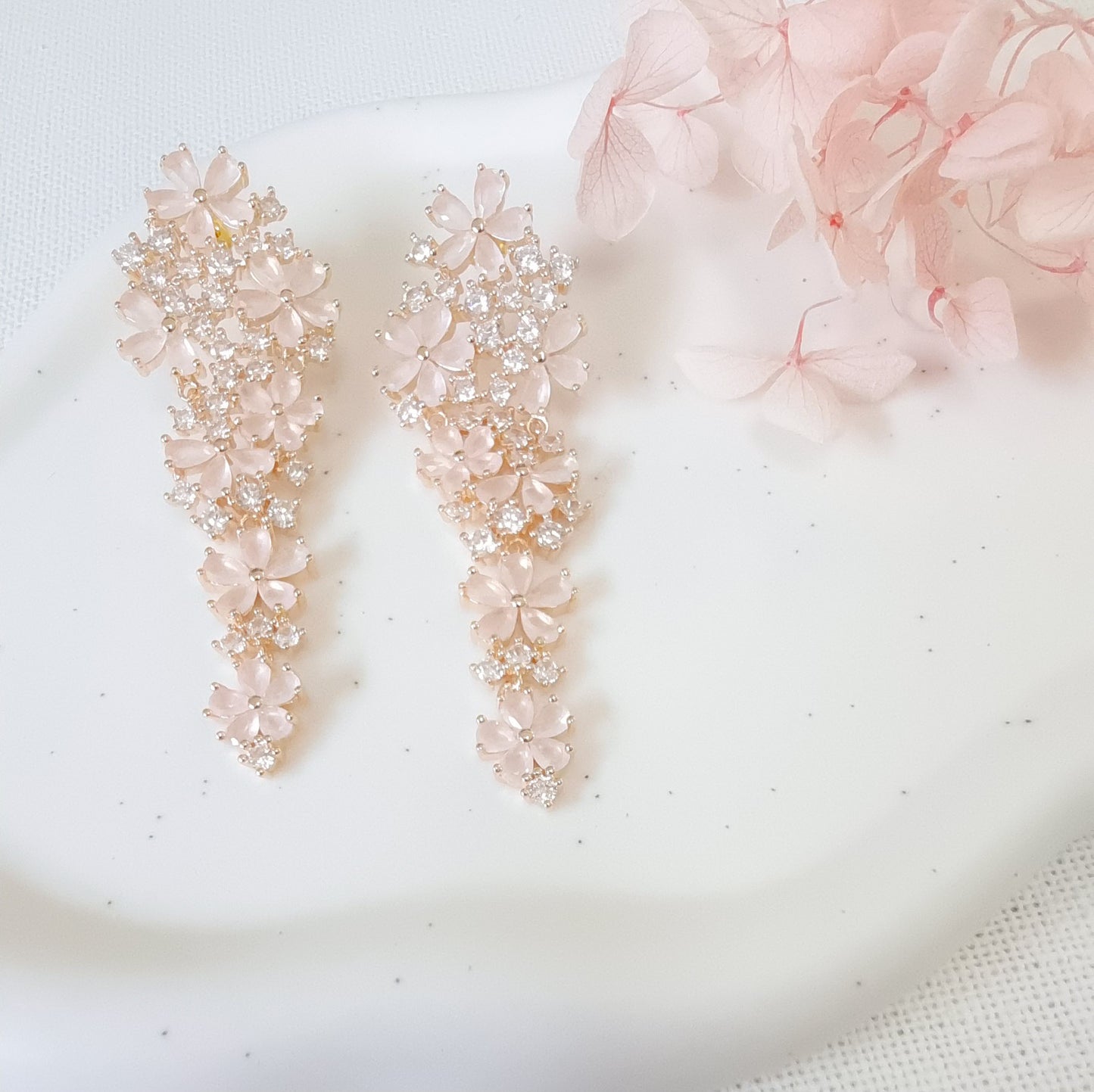 Pink Flowery Zirconia Dangle Studs | Statement Oorringen