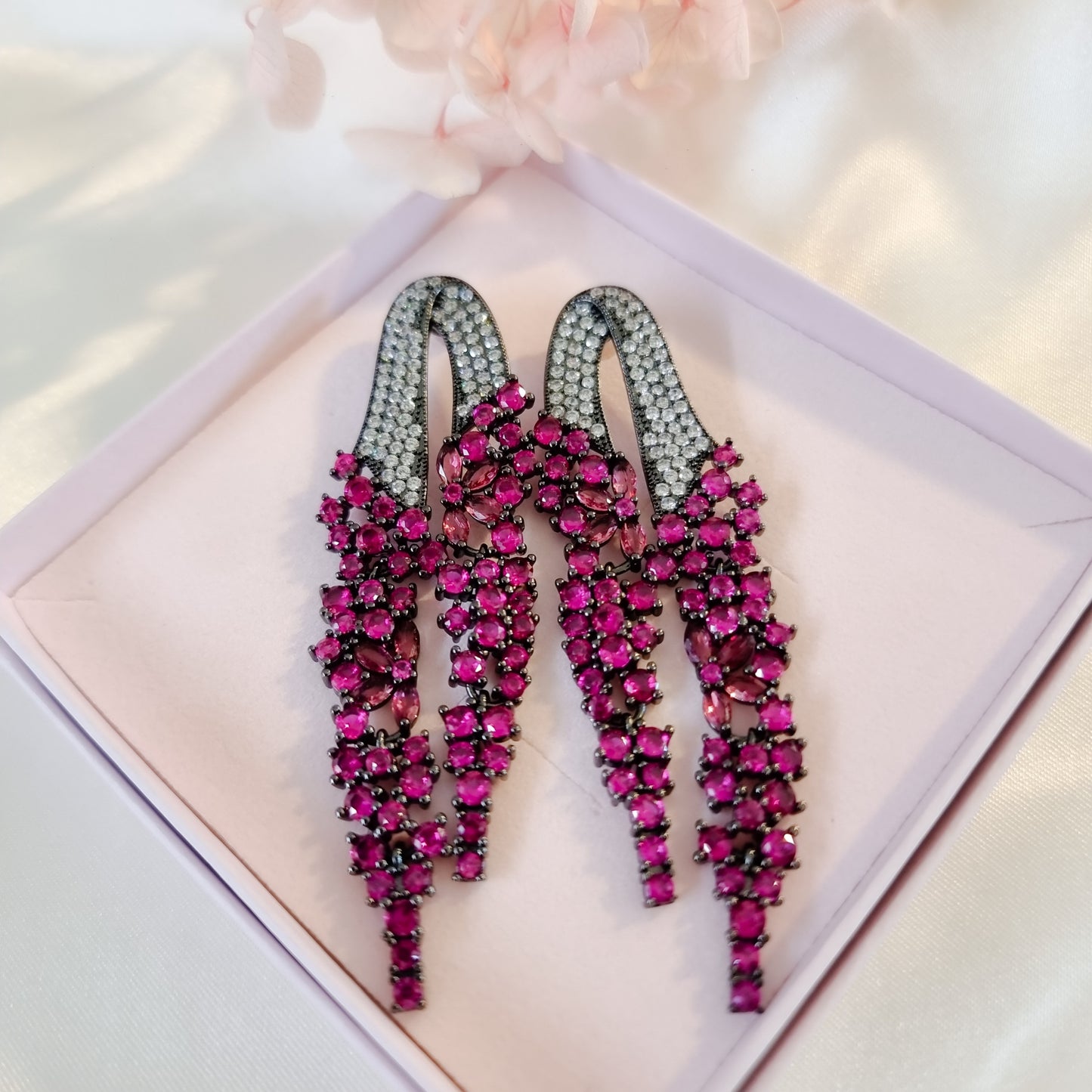 Pink Zirconia Dangle Studs | Statement Oorringen