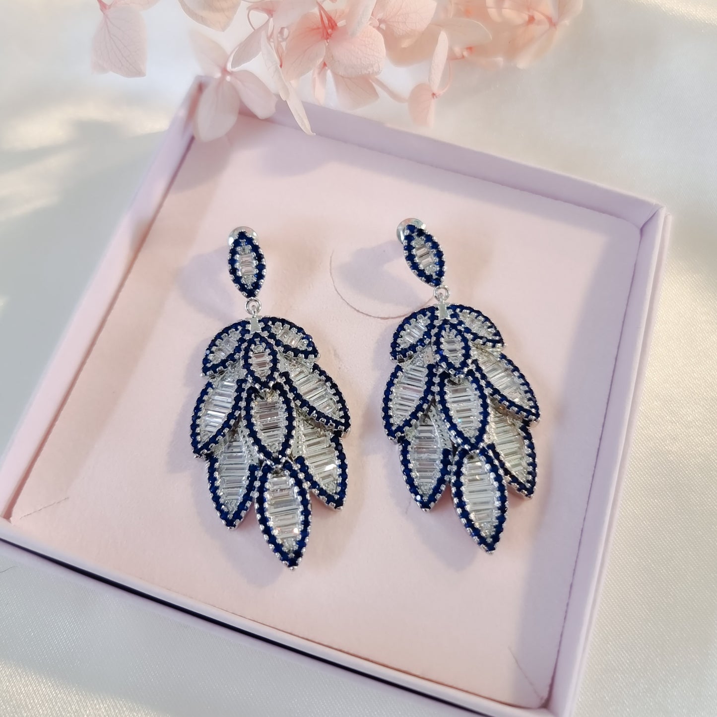 Blue Zirconia Studs | Statement Oorringen
